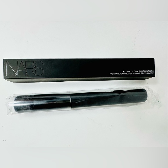 NARS Makeup Nars 23 Wet Dry Blush Brush Domed Nylon Brush Apply